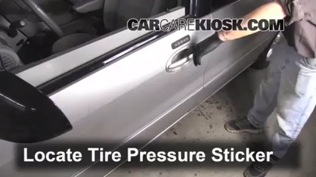 2004 Ford Freestar SEL 4.2L V6 Tires & Wheels Check Tire Pressure